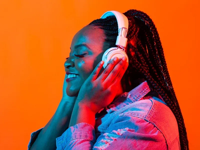 A Trilha Sonora do Recomeço: Como a Música Pode Ser o Primeiro Passo para uma Nova Jornada