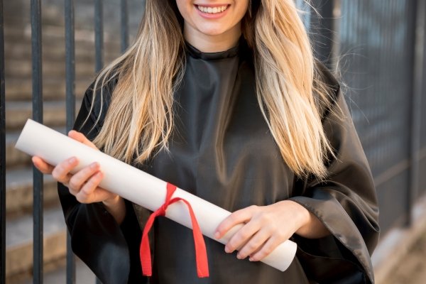 a importância do diploma superior