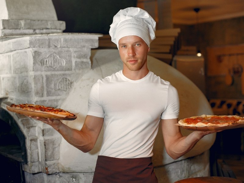 O que Faz um Ajudante de Pizzaiolo